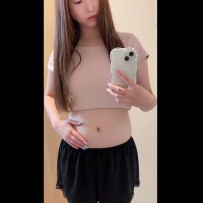お腹と腰回りが気になる女性｜ダイエット広告向け